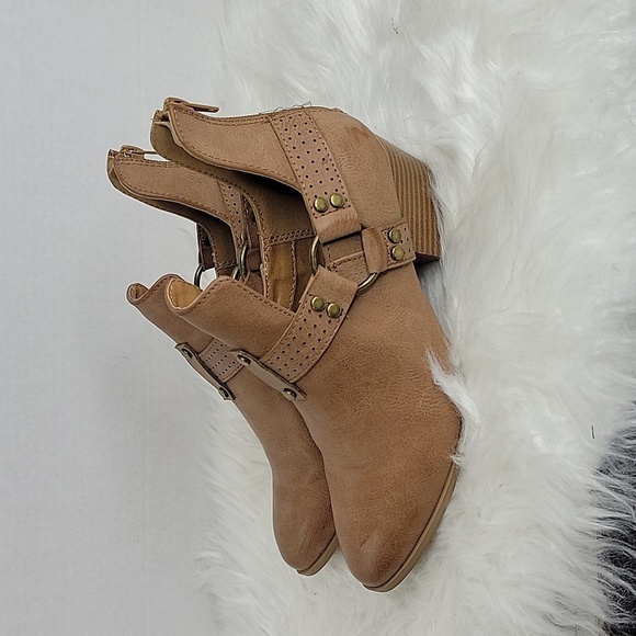 QUPID‎ Brown Zipper Ankle Studded Boots Size 6.5 - Picture 4 of 8